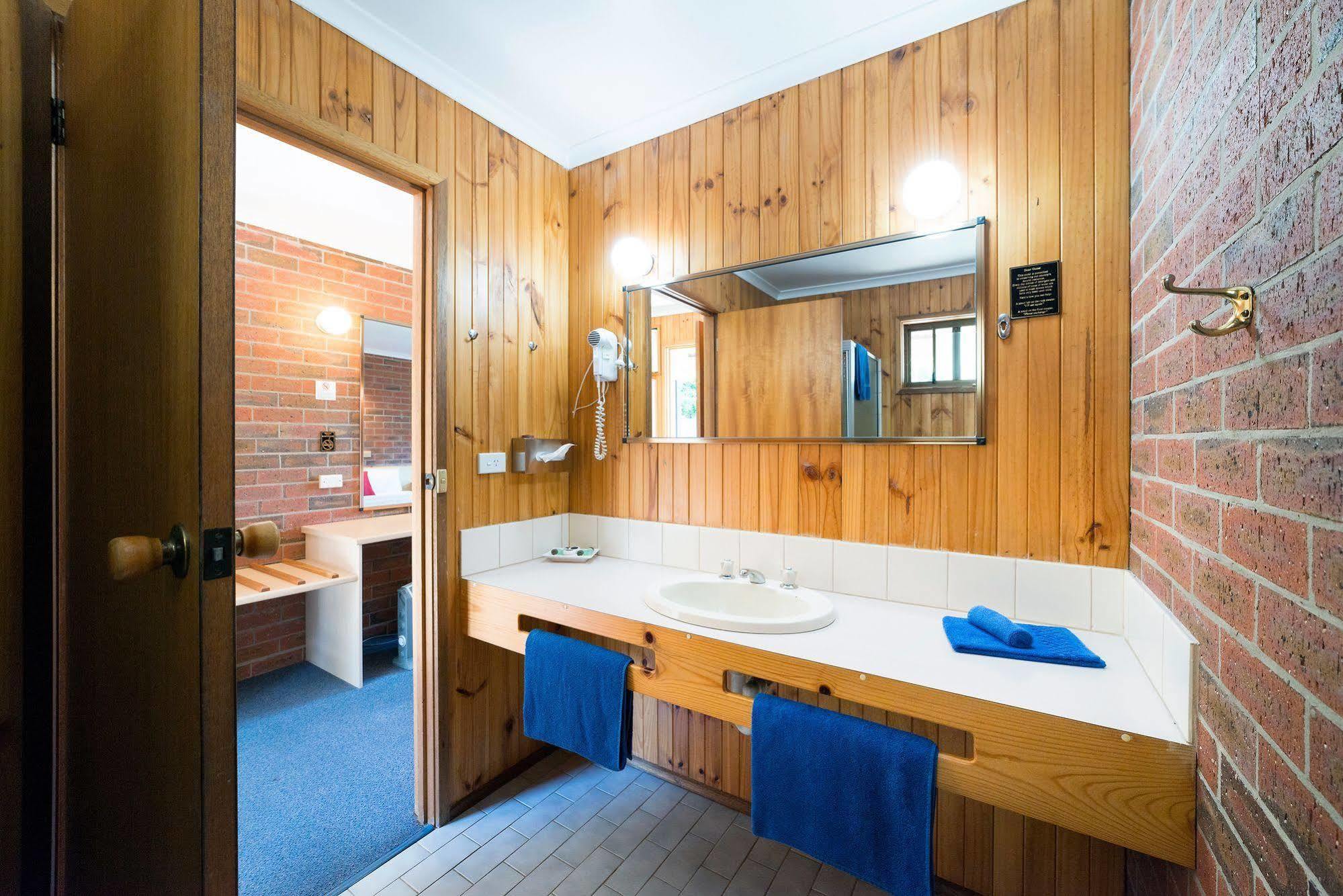 Kookaburra Motor Lodge Холс Гап Екстериор снимка